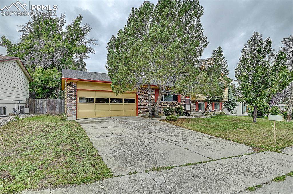 4619 Shadowglen Drive - Photo 1