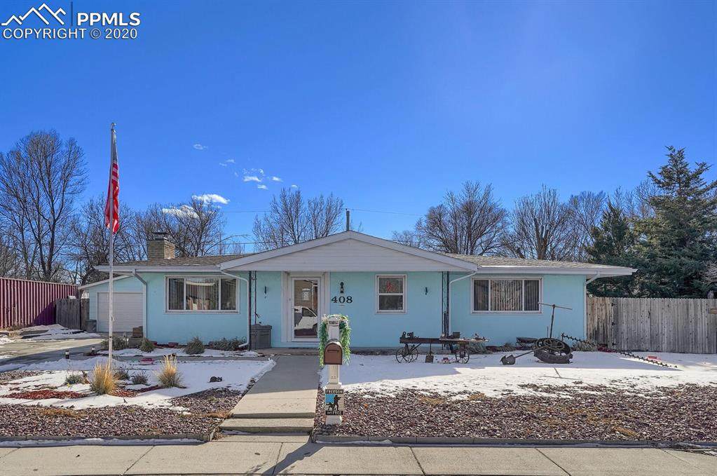 408 Iris Drive - Photo 1