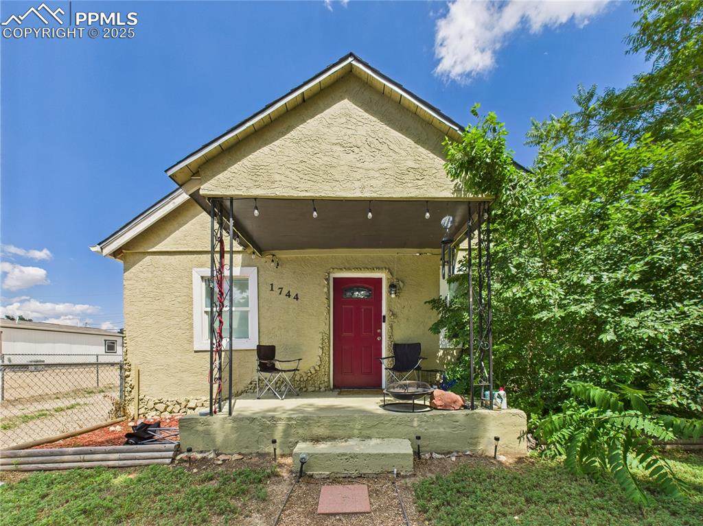 1744 Brown Avenue - Photo 1