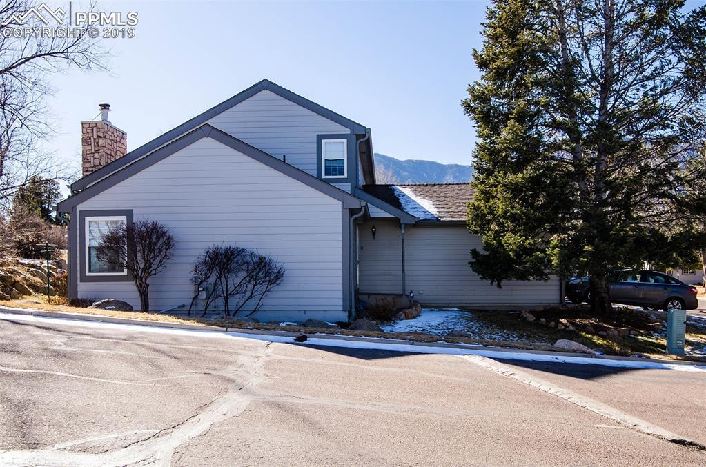 102 Cobblestone Drive - Photo 1