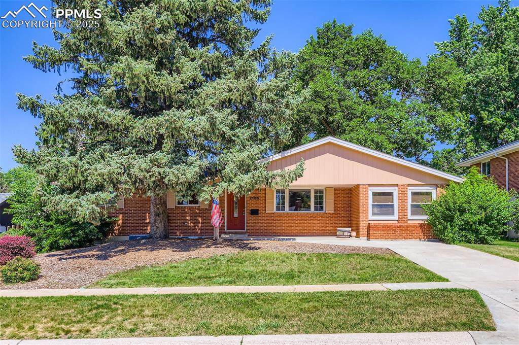 2106 Princeton Way - Photo 1