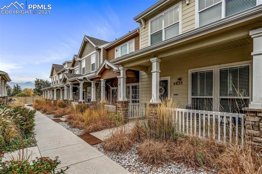 4835 Hawks Crest Point - Photo 1