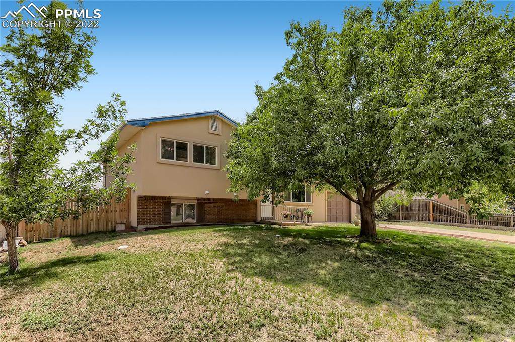 7625 Deer Trail - Photo 1