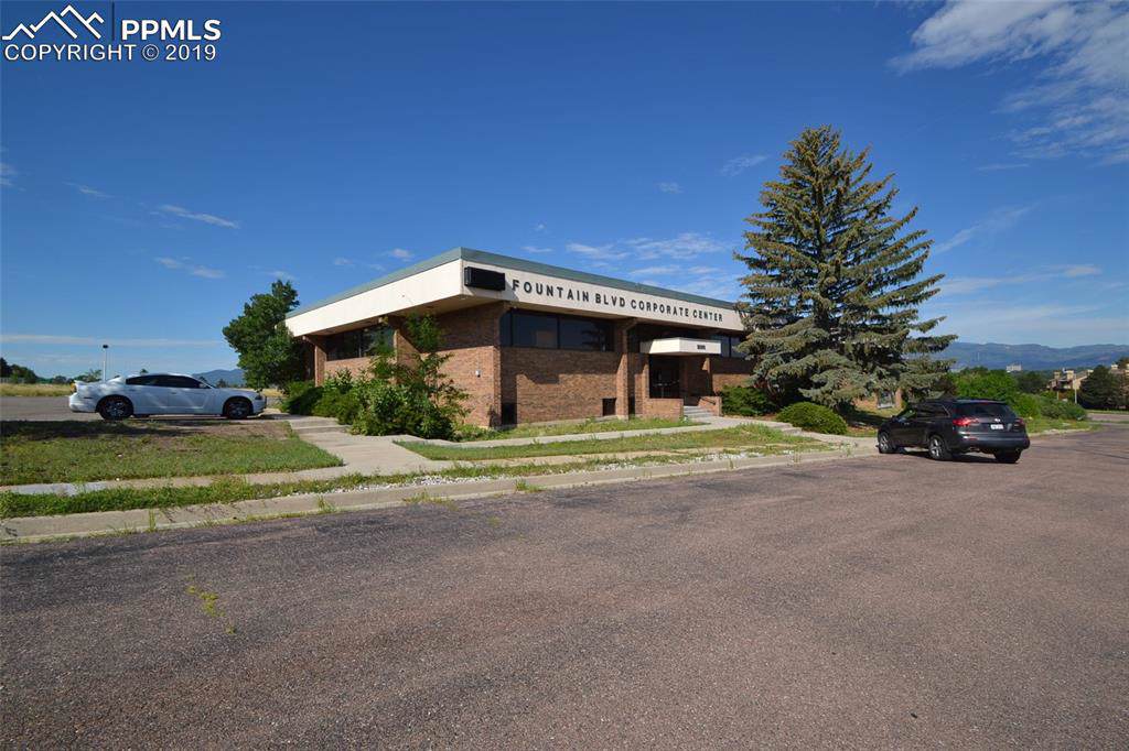 3595 Fountain Boulevard - Photo 1