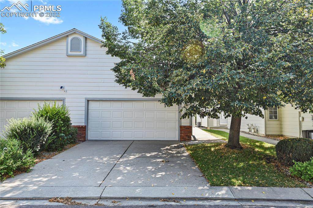 1040 Samuel Point - Photo 1
