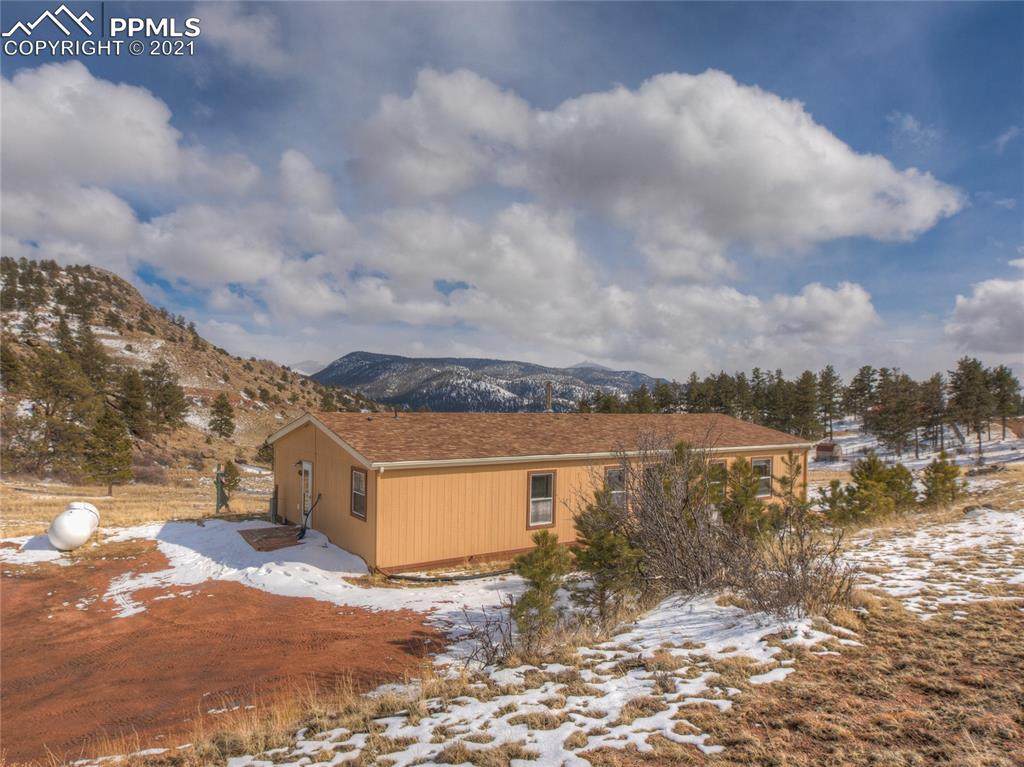 40 Sprucewood Drive - Photo 1