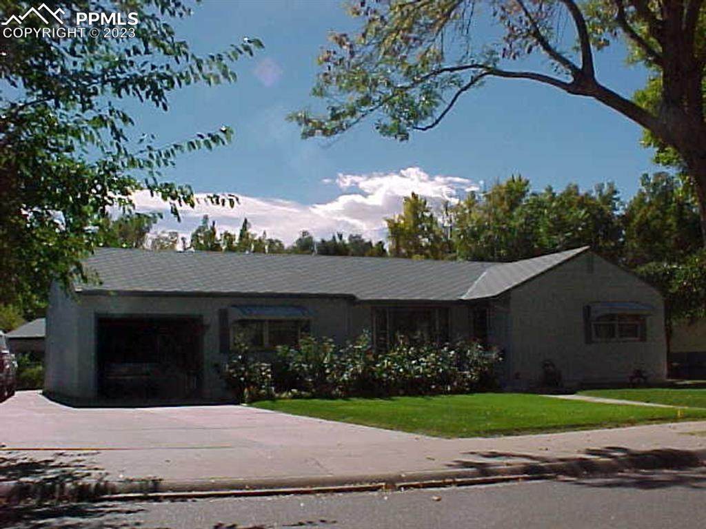 925 Alexander Circle - Photo 1