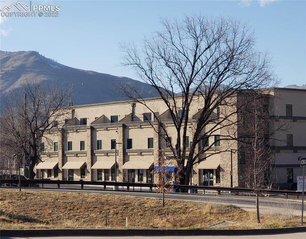 615 24th Street - Photo 1