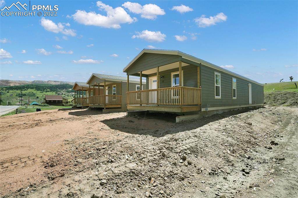 220 Thurlow Avenue - Photo 1