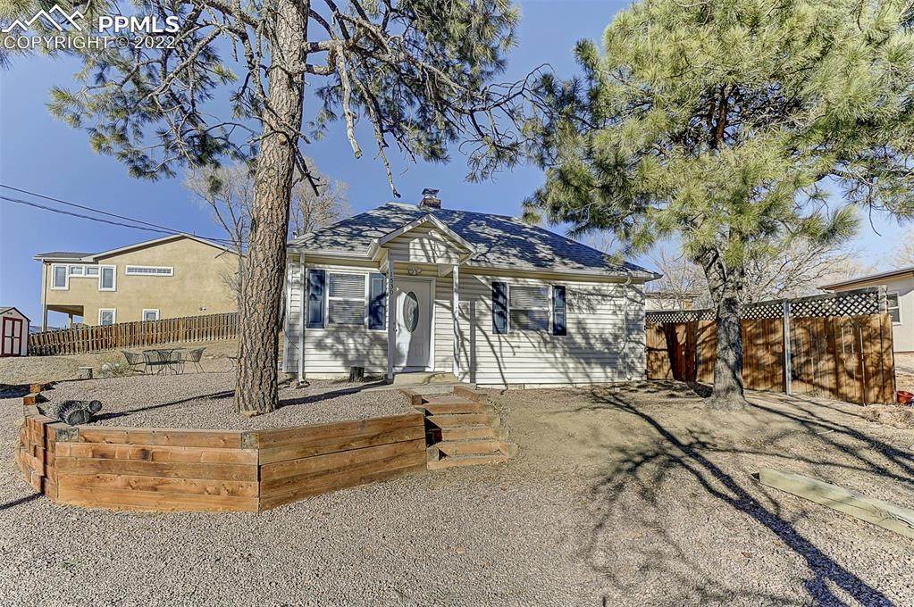 1530 Manitou Boulevard - Photo 1