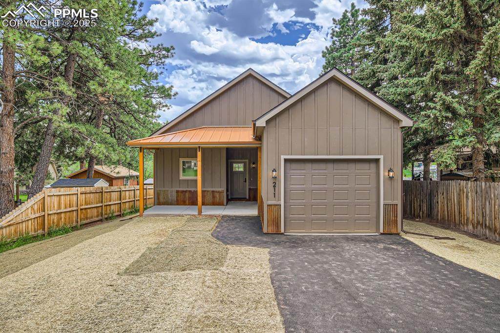 211 Pikes Peak Avenue - Photo 1