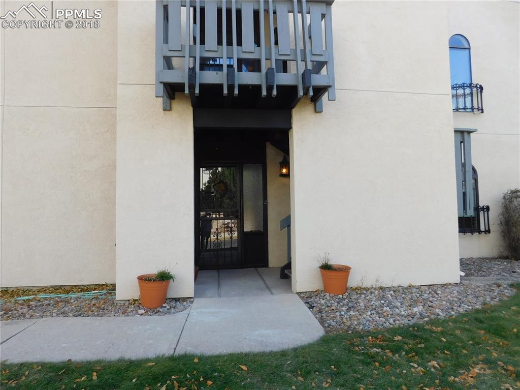 1042 Fontmore Road - Photo 1