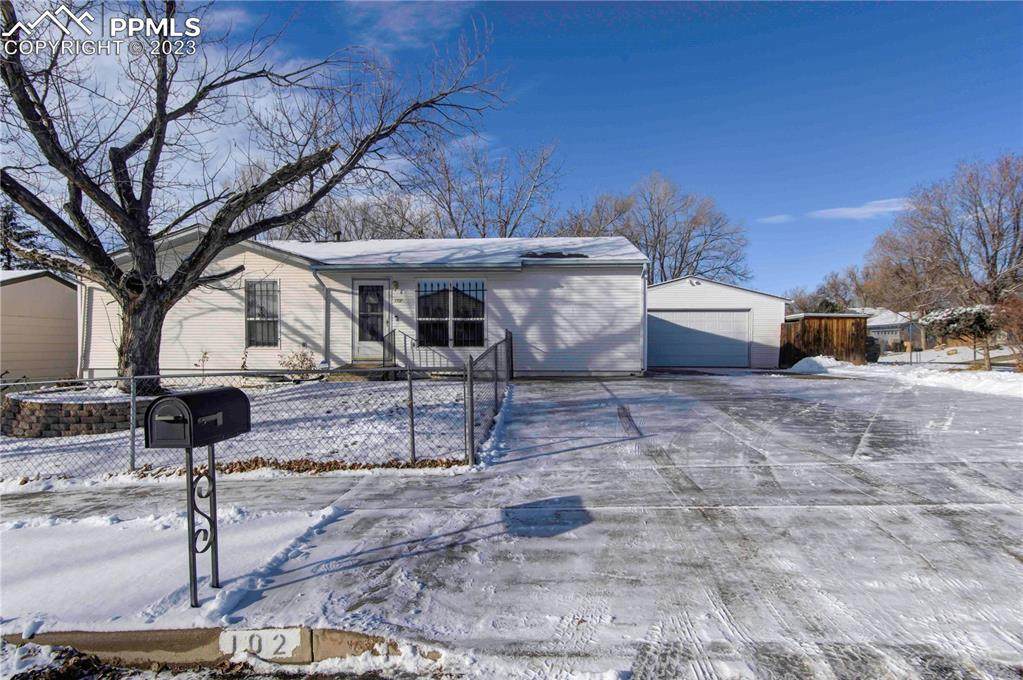 102 Frost Lane - Photo 1