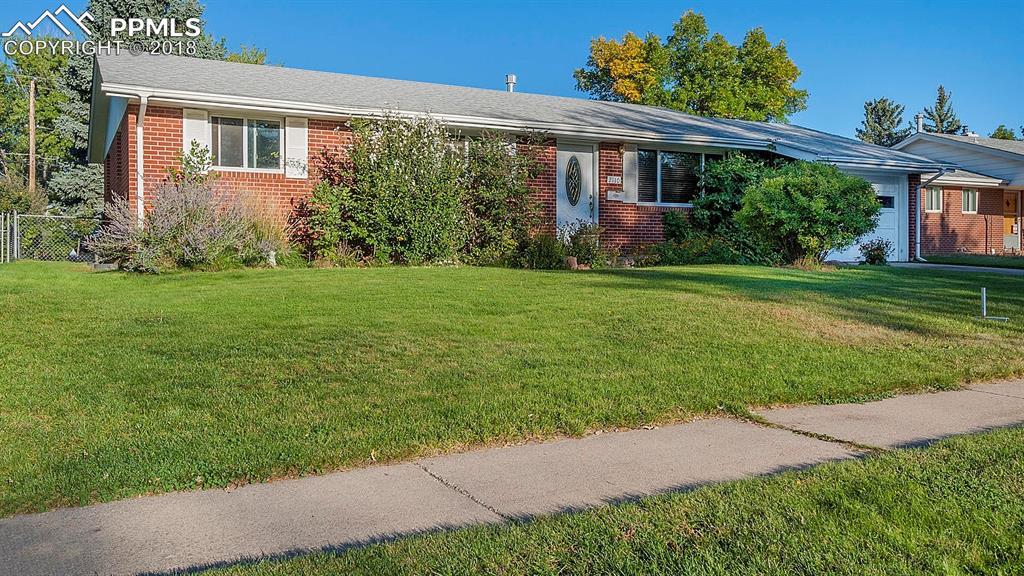 2110 Mcarthur Avenue - Photo 1