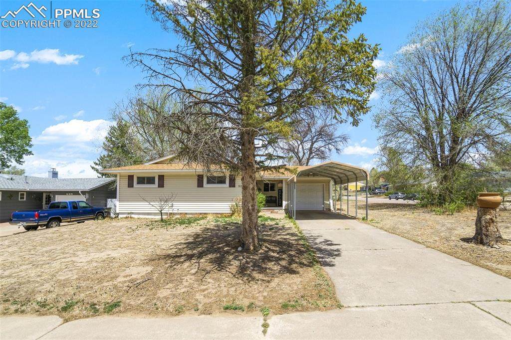 524 Iris Drive - Photo 1