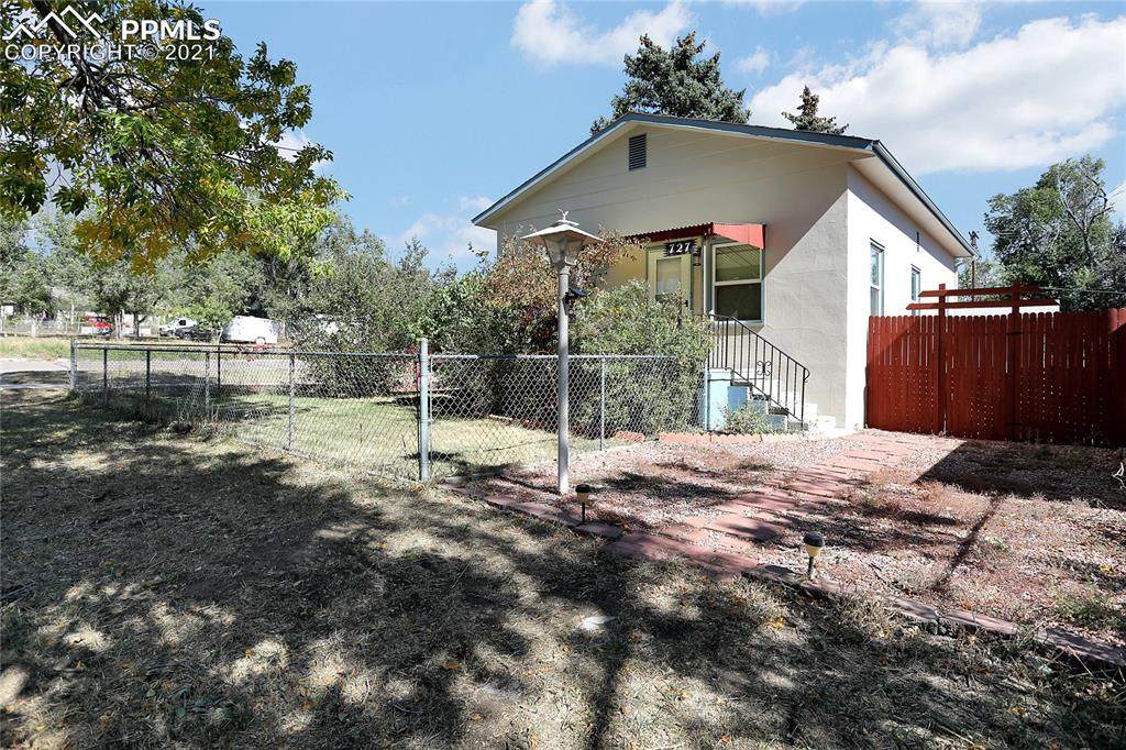 727 Swope Avenue - Photo 1