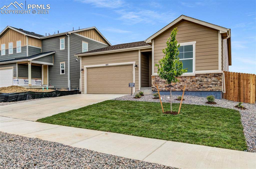 6111 Vickie Lane - Photo 1