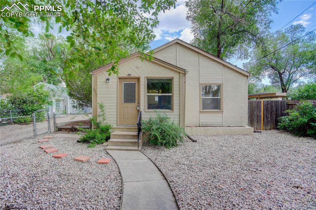 611 Bennett Avenue - Photo 1