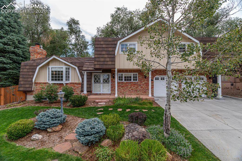 11 Newport Circle - Photo 1