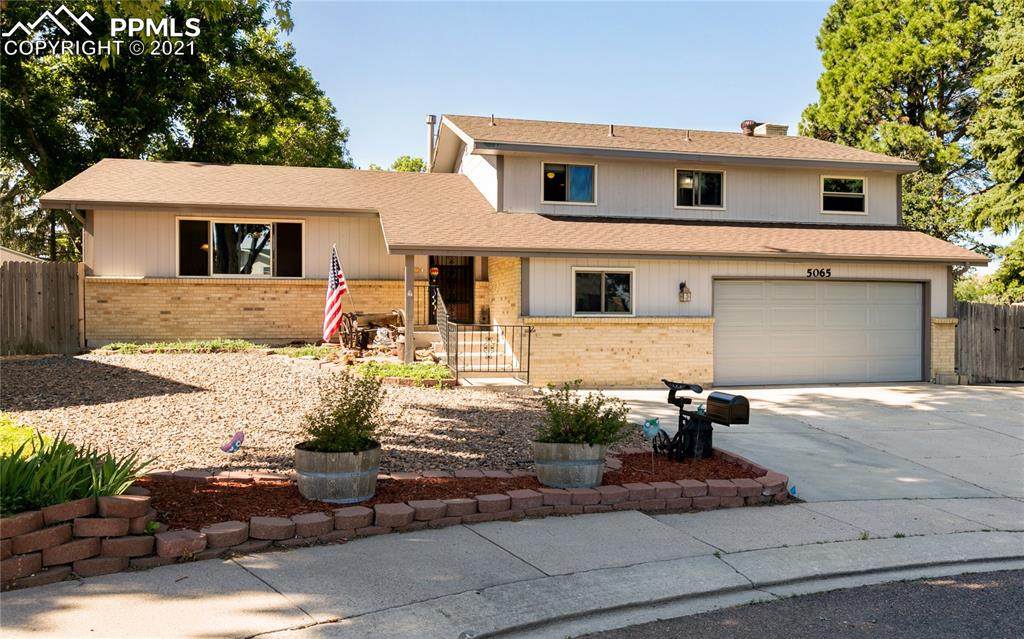 5065 Barcelona Way - Photo 1