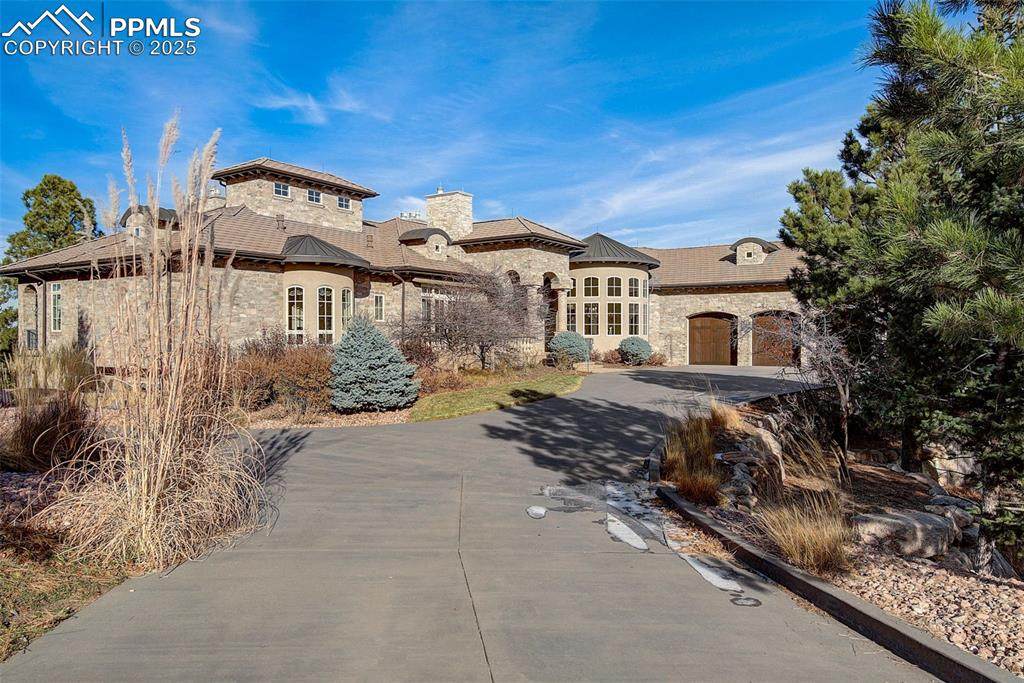 910 Grey Mountain Point - Photo 1