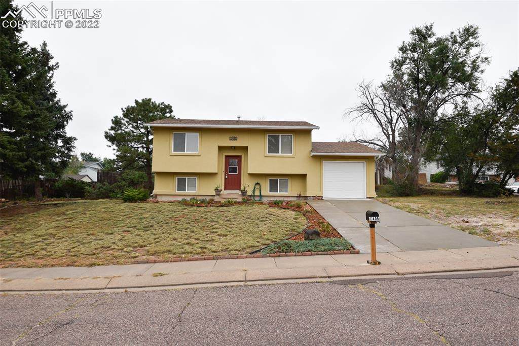 1405 Hiawatha Drive - Photo 1
