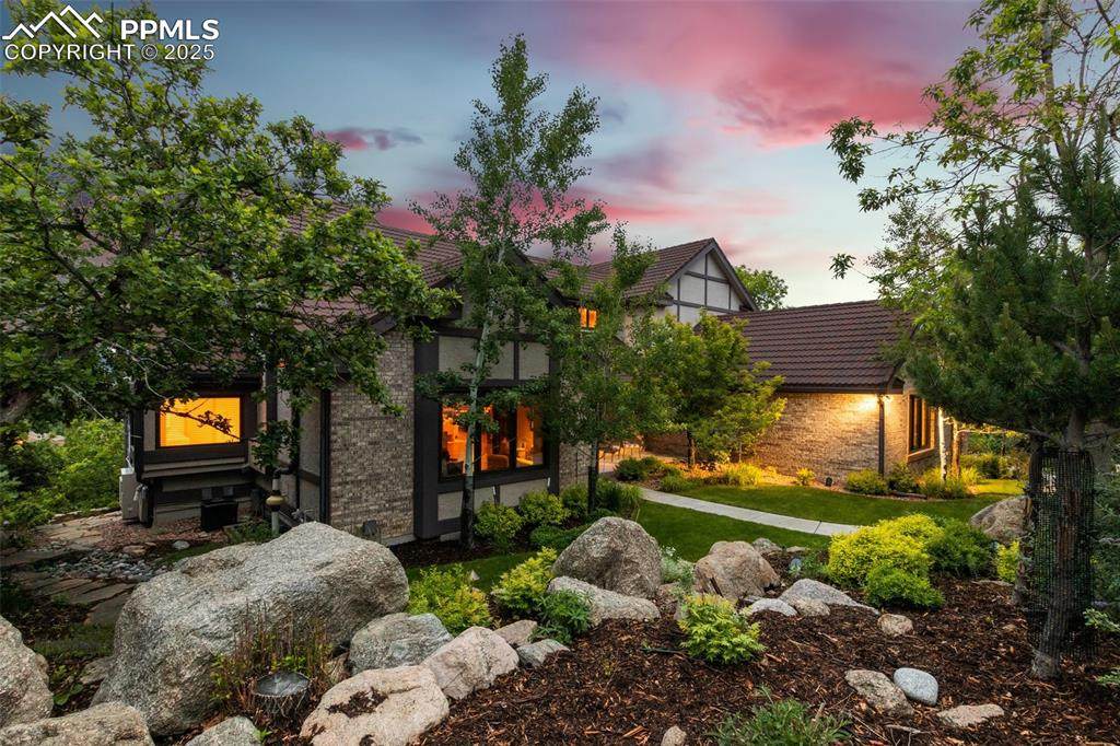 170 Salisbury Court - Photo 1