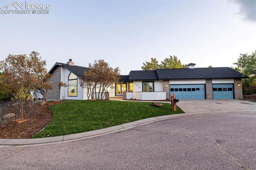 1935 Chateau Point Court - Photo 1