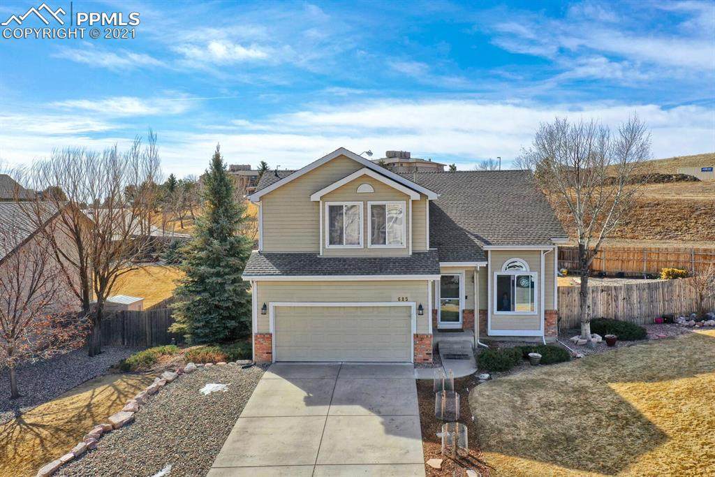 685 Freemont Circle - Photo 1