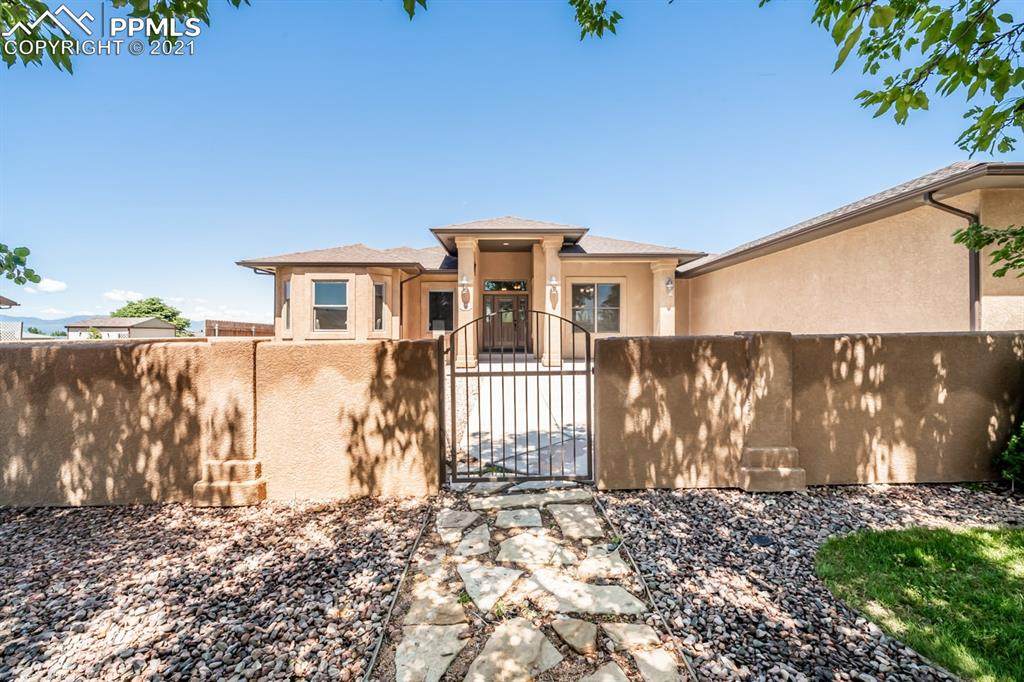 1035 Greenbrier Drive - Photo 1