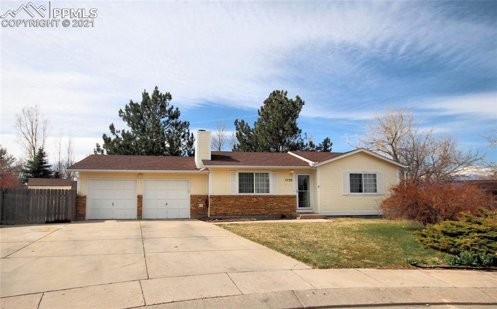 7720 Fall Brook Court - Photo 1