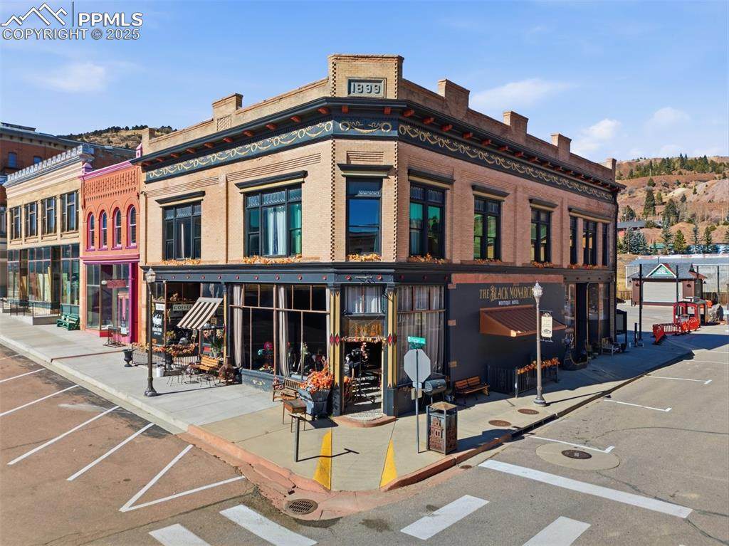 301 Victor Avenue - Photo 1