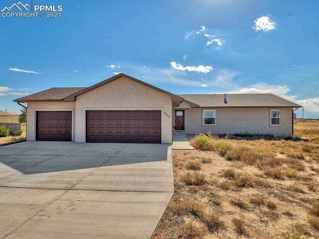 924 Sandusky Drive - Photo 1