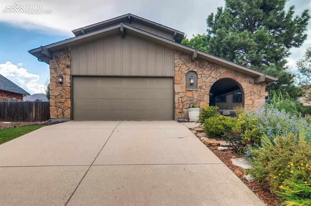 720 Blackhawk Drive - Photo 1