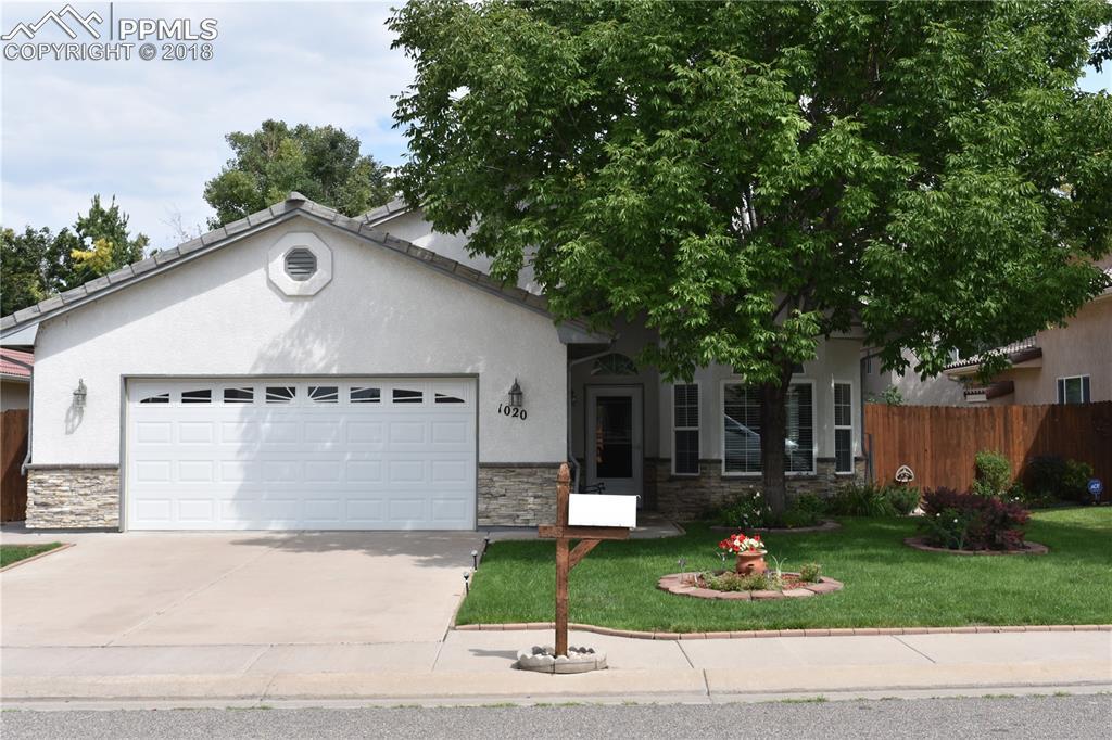 1020 Pinecrest Drive - Photo 1