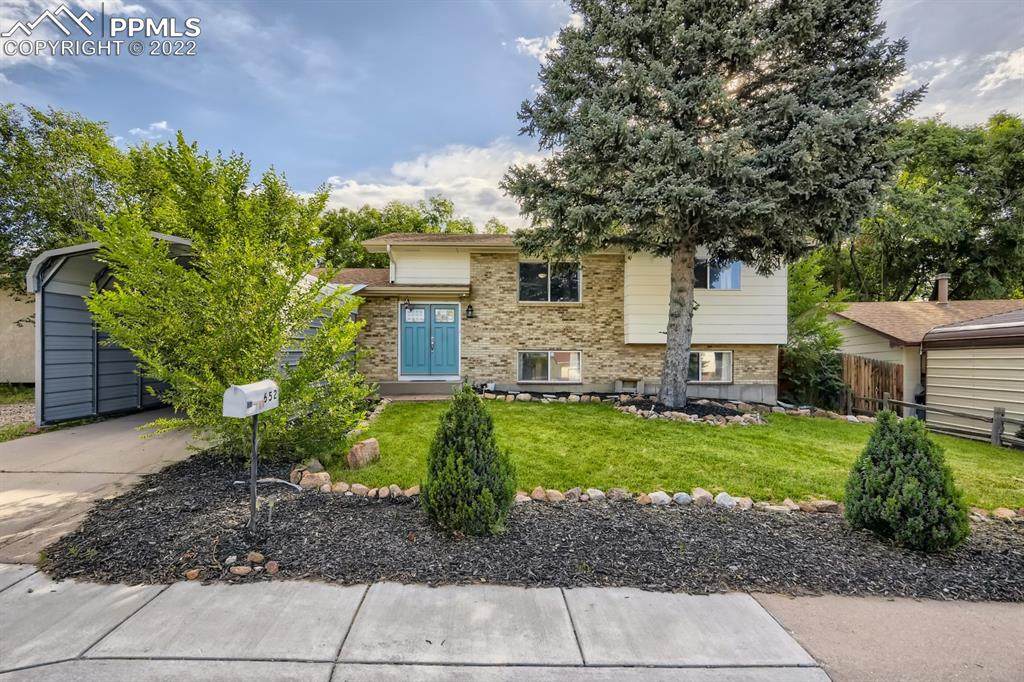 652 Squire Street - Photo 1