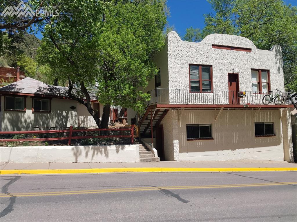 364-368 Ruxton Avenue - Photo 1