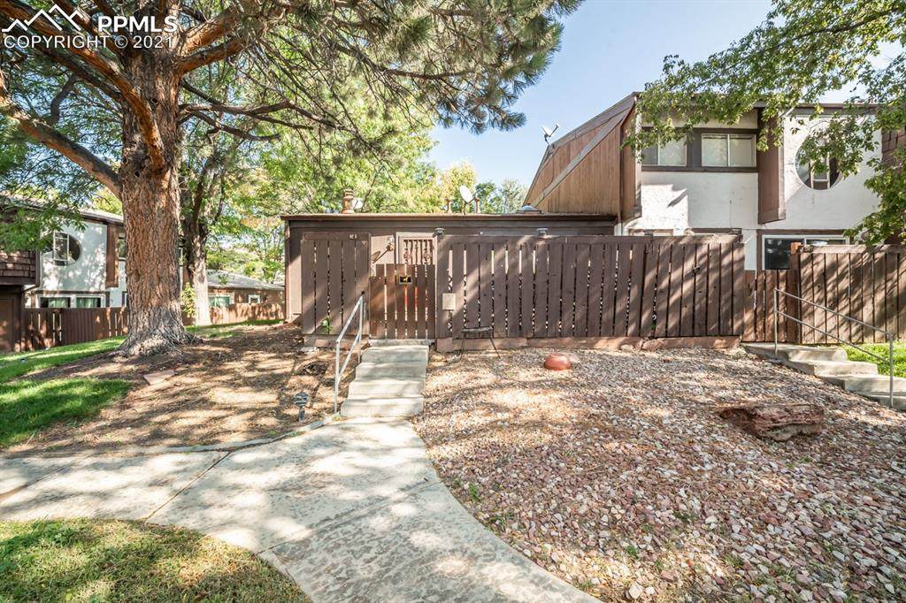 112 Scotland Road - Photo 1