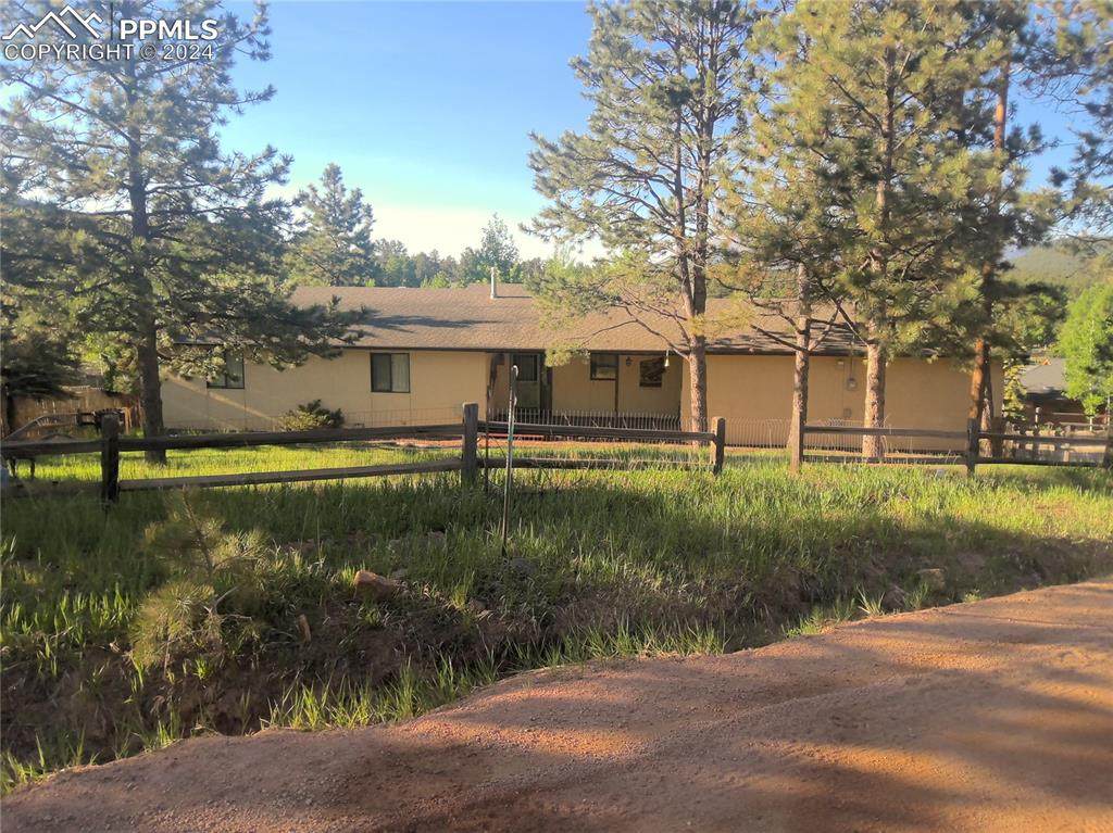 399 Apache Trail - Photo 1