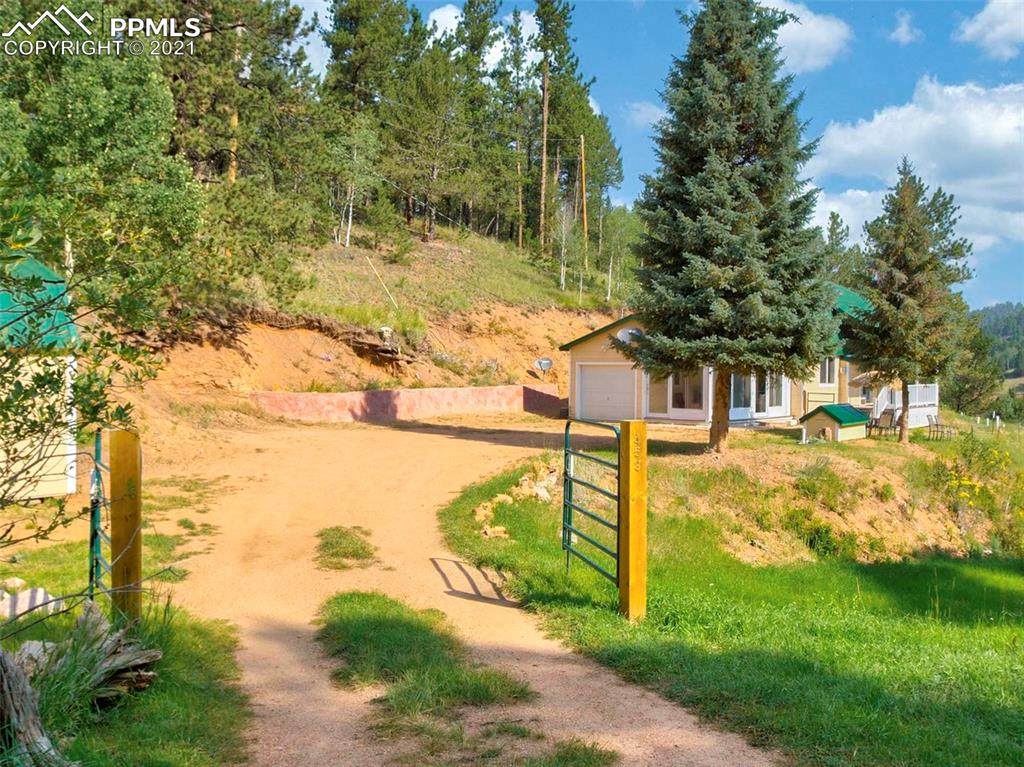 453 Willow Road - Photo 1