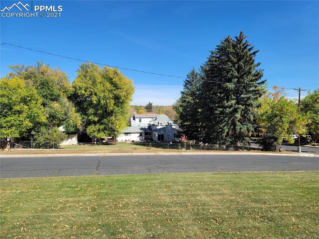 714 25th Street - Photo 1