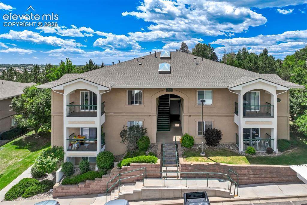 3040 Mandalay Grove - Photo 1