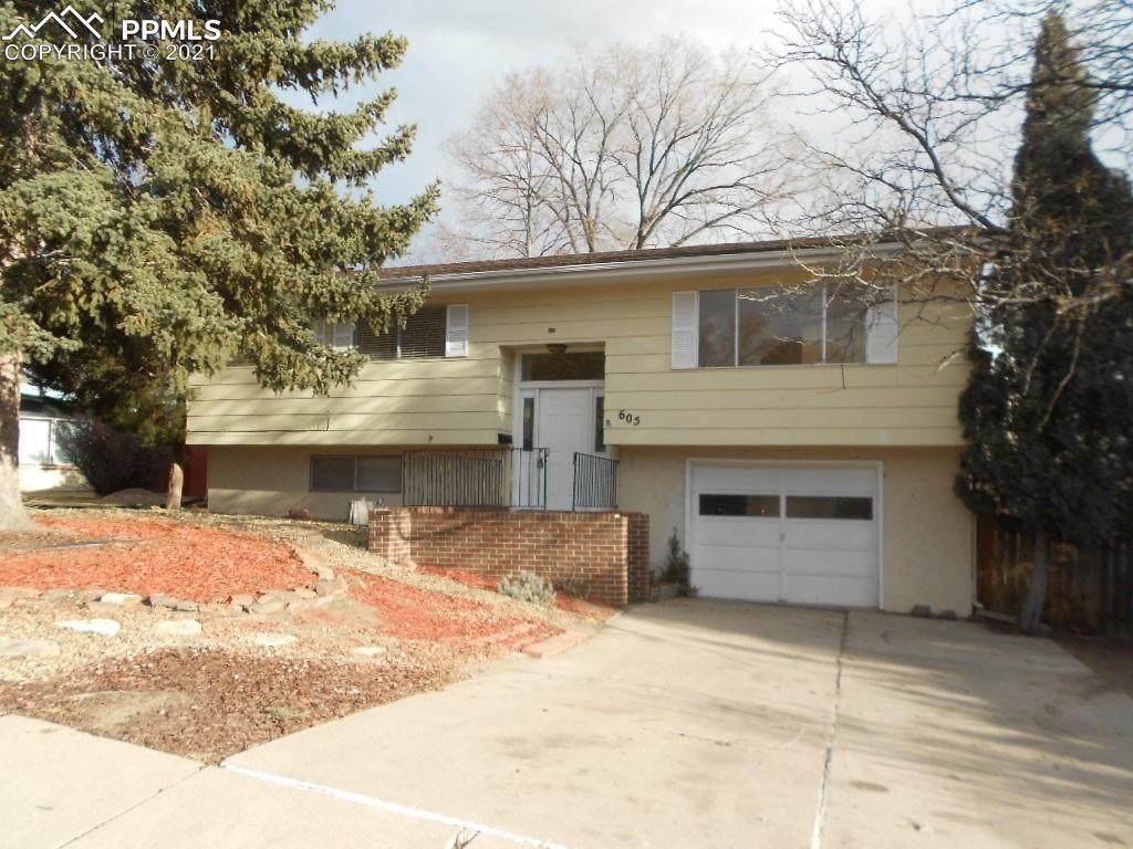 605 Commanche Drive - Photo 1