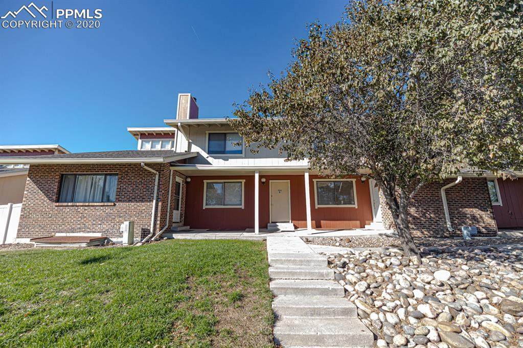 266 Rockrimmon Boulevard - Photo 1