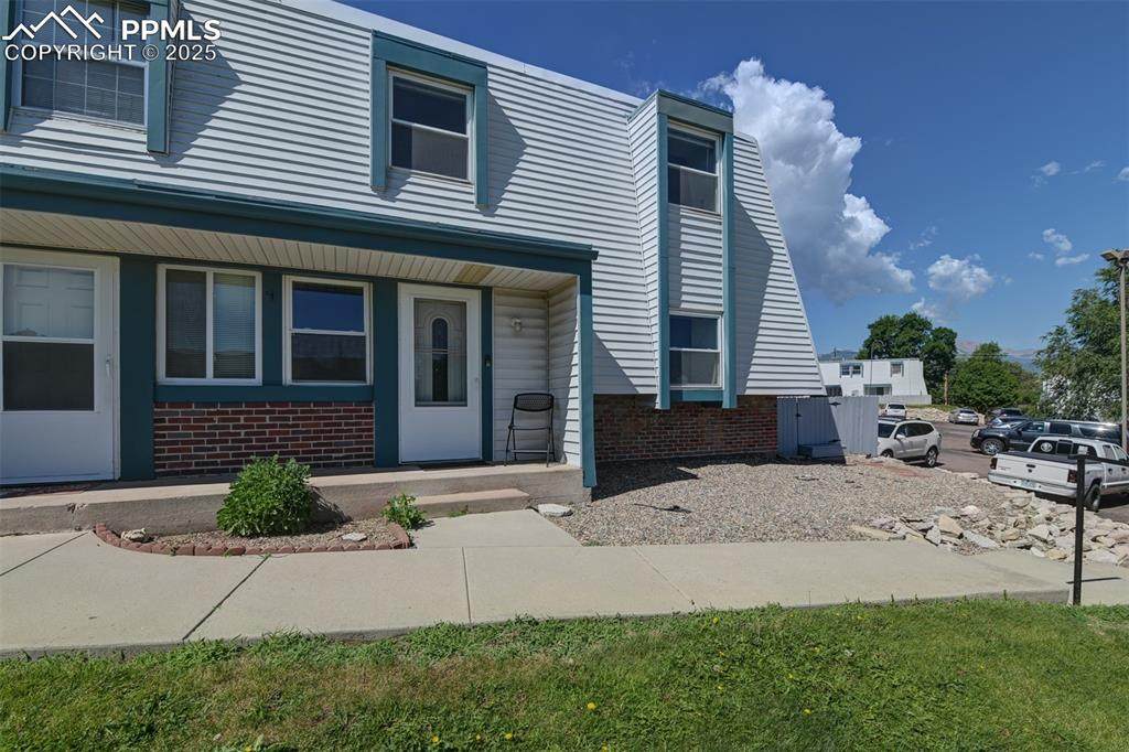 3029 Fountain Boulevard - Photo 1