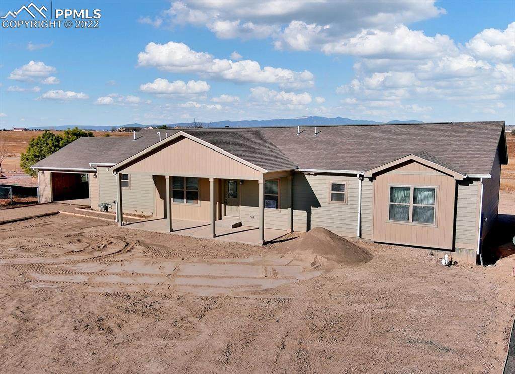 547 Clarion Drive - Photo 1