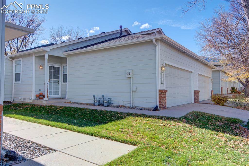1110 Samuel Point - Photo 1