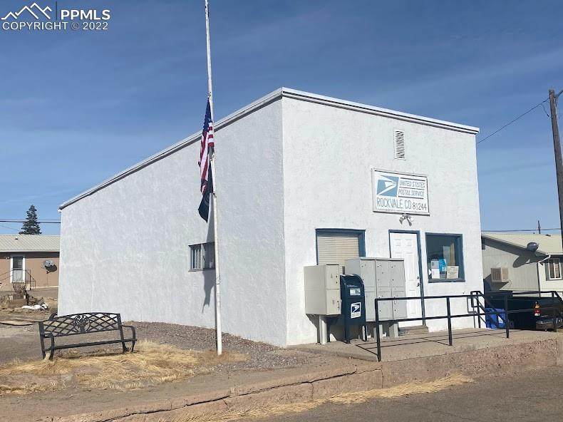615 Railroad Street - Photo 1
