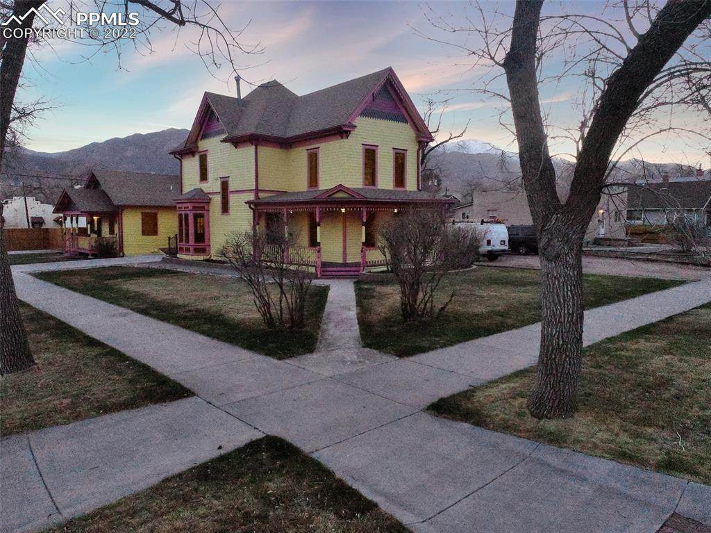 1701 Pikes Peak Avenue - Photo 1