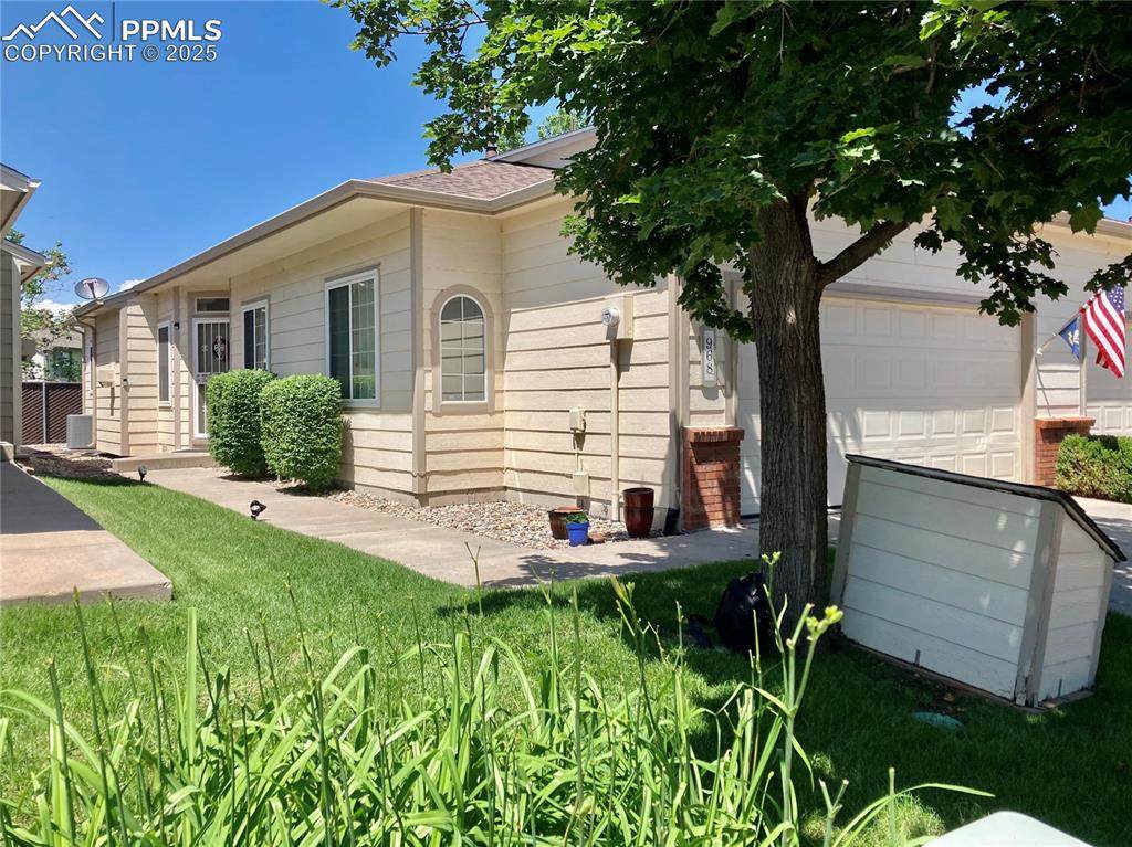 968 Samuel Point - Photo 1